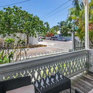  Holiday home Sea Breeze -great Location!